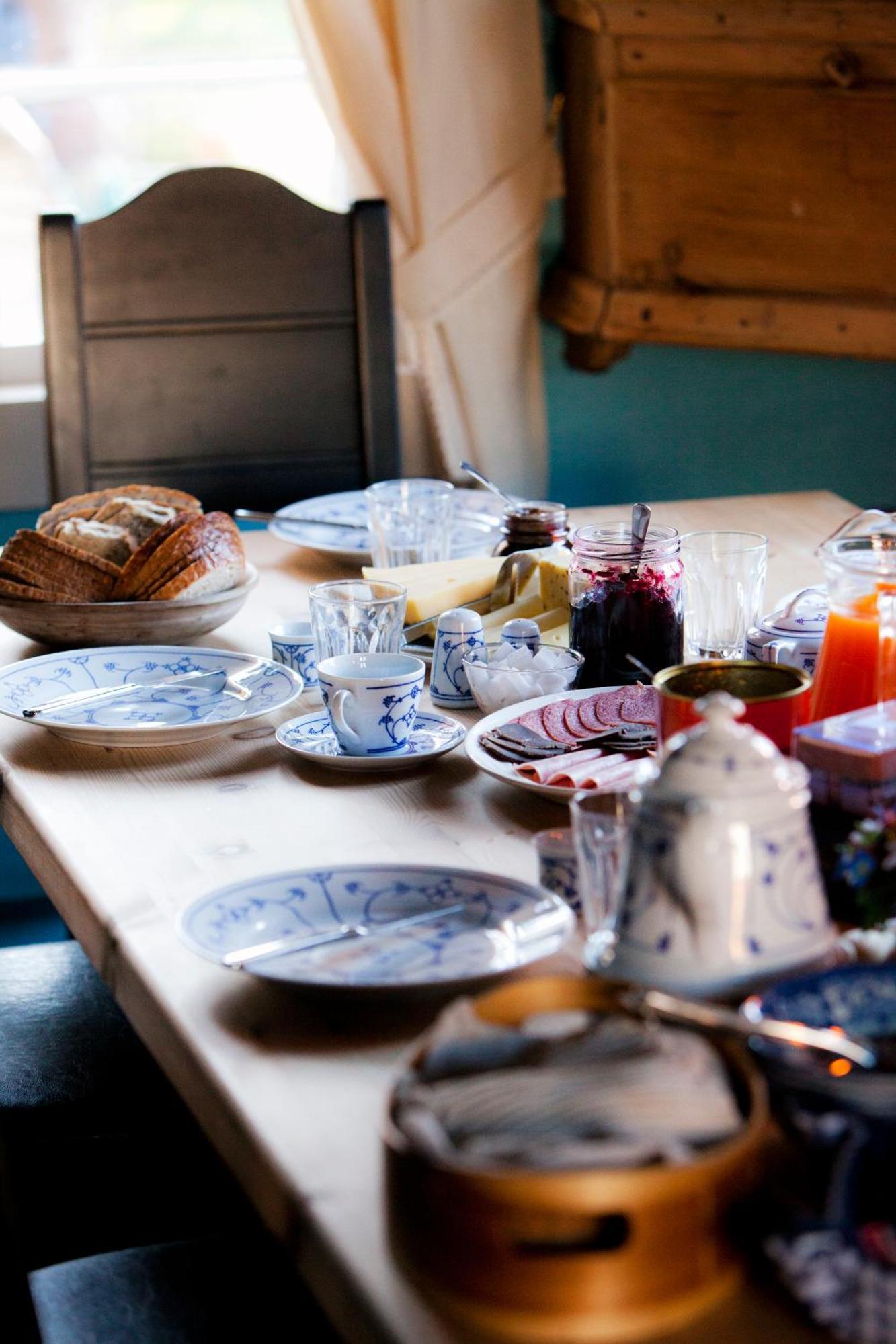 Farm stay Kvebergsoya Gard Grimsbu